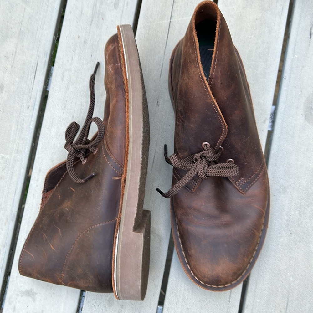 Like new Clark’s Chukka boots men’s size 8